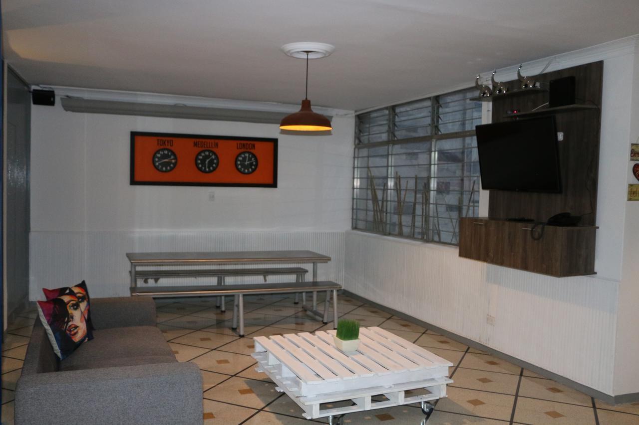 Backpackers Inn Μεντεγίν Εξωτερικό φωτογραφία