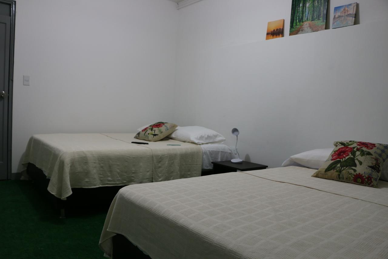 Backpackers Inn Μεντεγίν Εξωτερικό φωτογραφία
