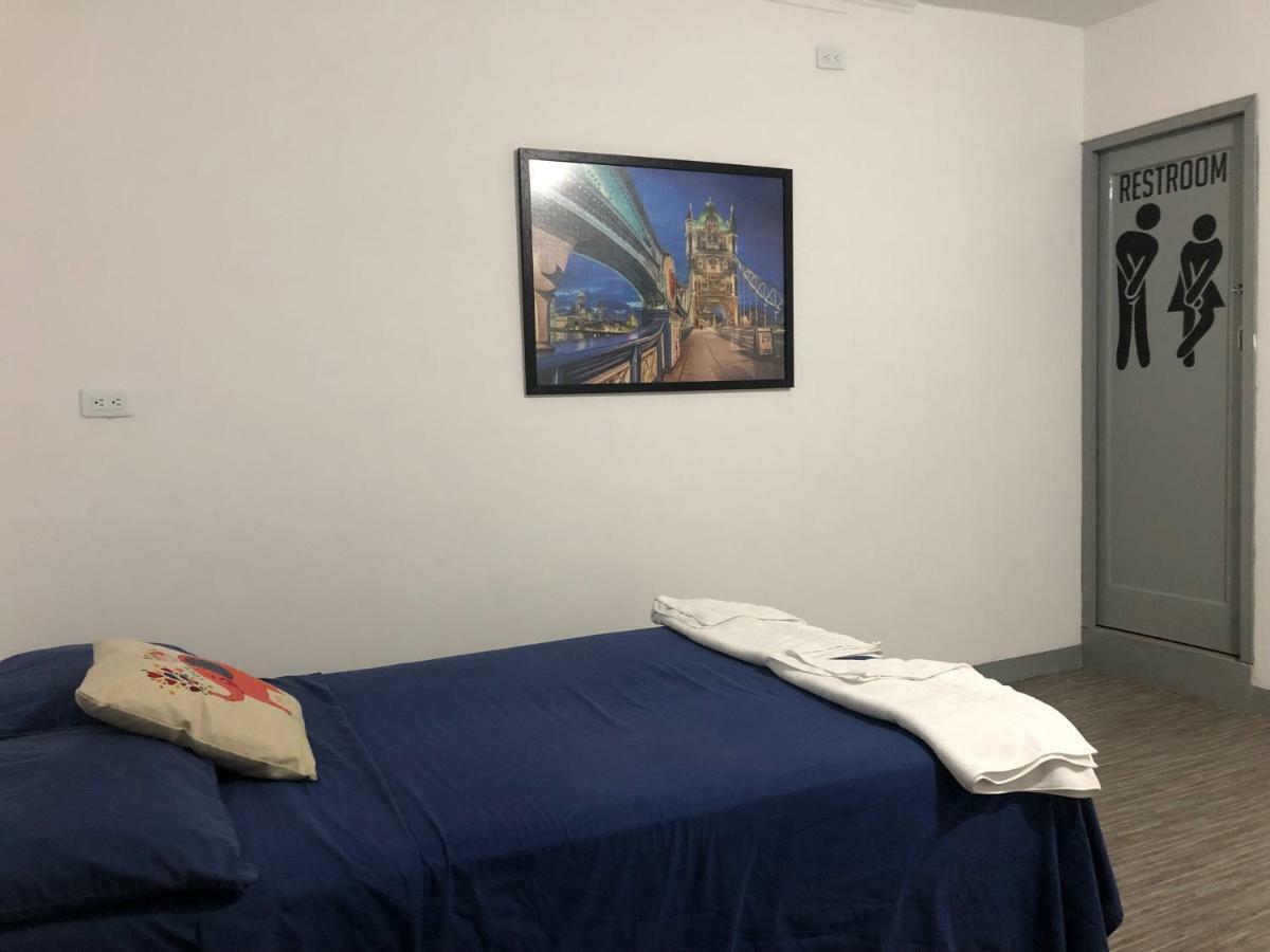 Backpackers Inn Μεντεγίν Εξωτερικό φωτογραφία